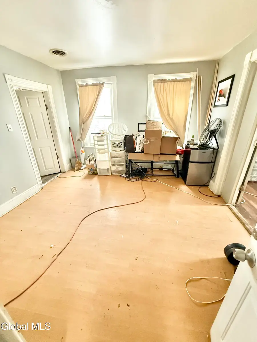 11 Mynderse Street, Schenectady, NY 12307 - #2