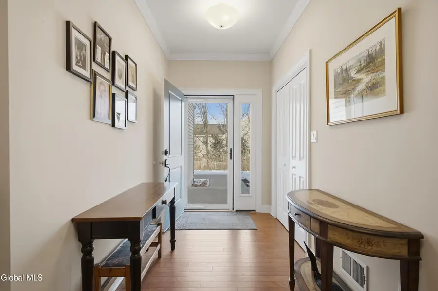 707 Lois Lane, Niskayuna, NY 12304 - #3