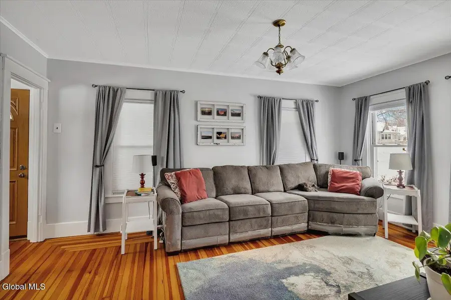 37 Hamilton Avenue, Troy, NY 12180 - #3