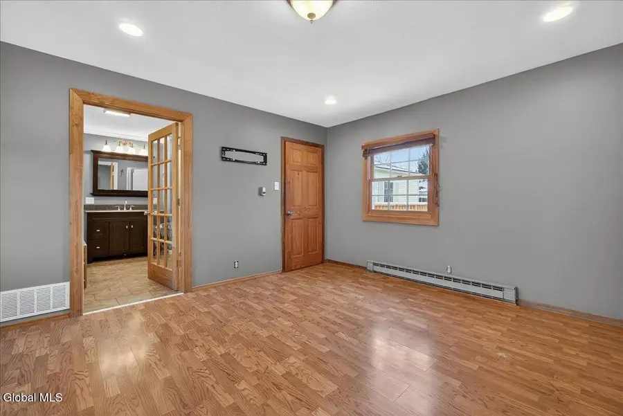 31 Amelia Drive, Colonie, NY 12309 - #3