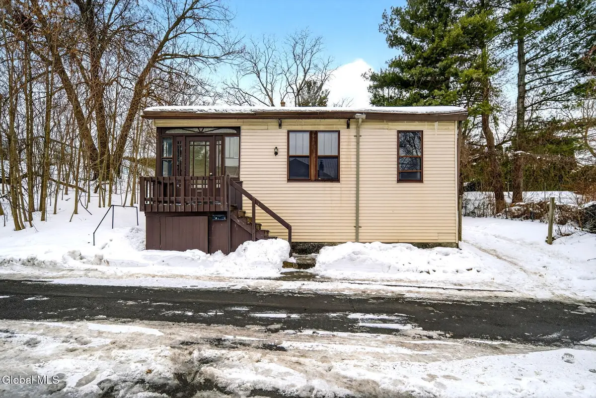 8 Caldwell Street, Albany, NY 12208 - #1