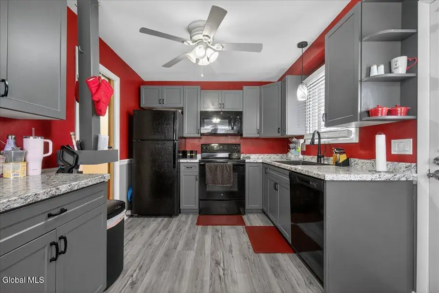 37 Hillcrest Avenue, Albany, NY 12203 - #3