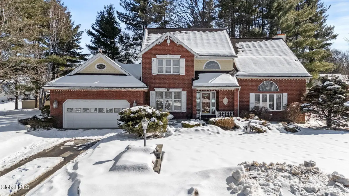 225 Long Meadow Lane, Rotterdam, NY 12306 - #1