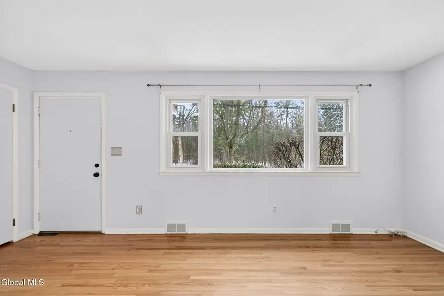 1165 Cresse Avenue, Schenectady, NY 12309 - #2