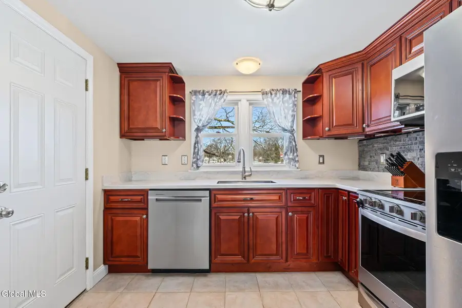 28 Rooney Avenue, Colonie, NY 12205 - #3