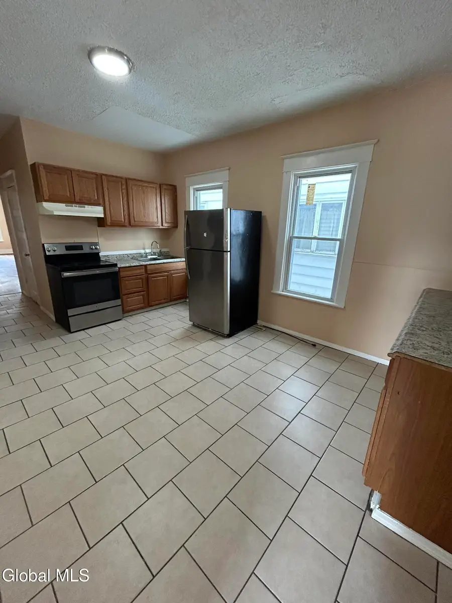 1075 Pleasant Street, Schenectady, NY 12303 - #3