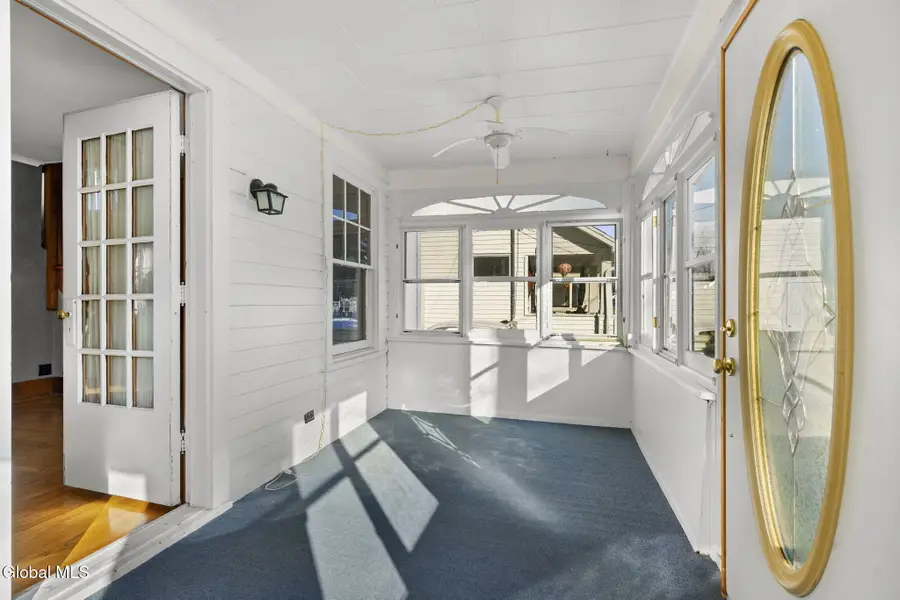 10 Crescent Avenue, Amsterdam, NY 12010 - #3