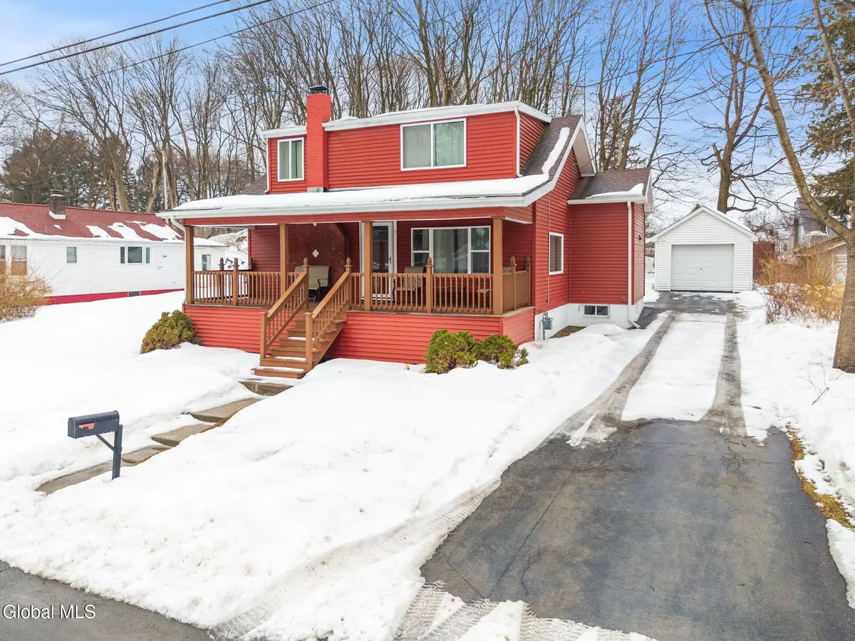 31 Cooper Avenue, Brunswick, NY 12180 - #1