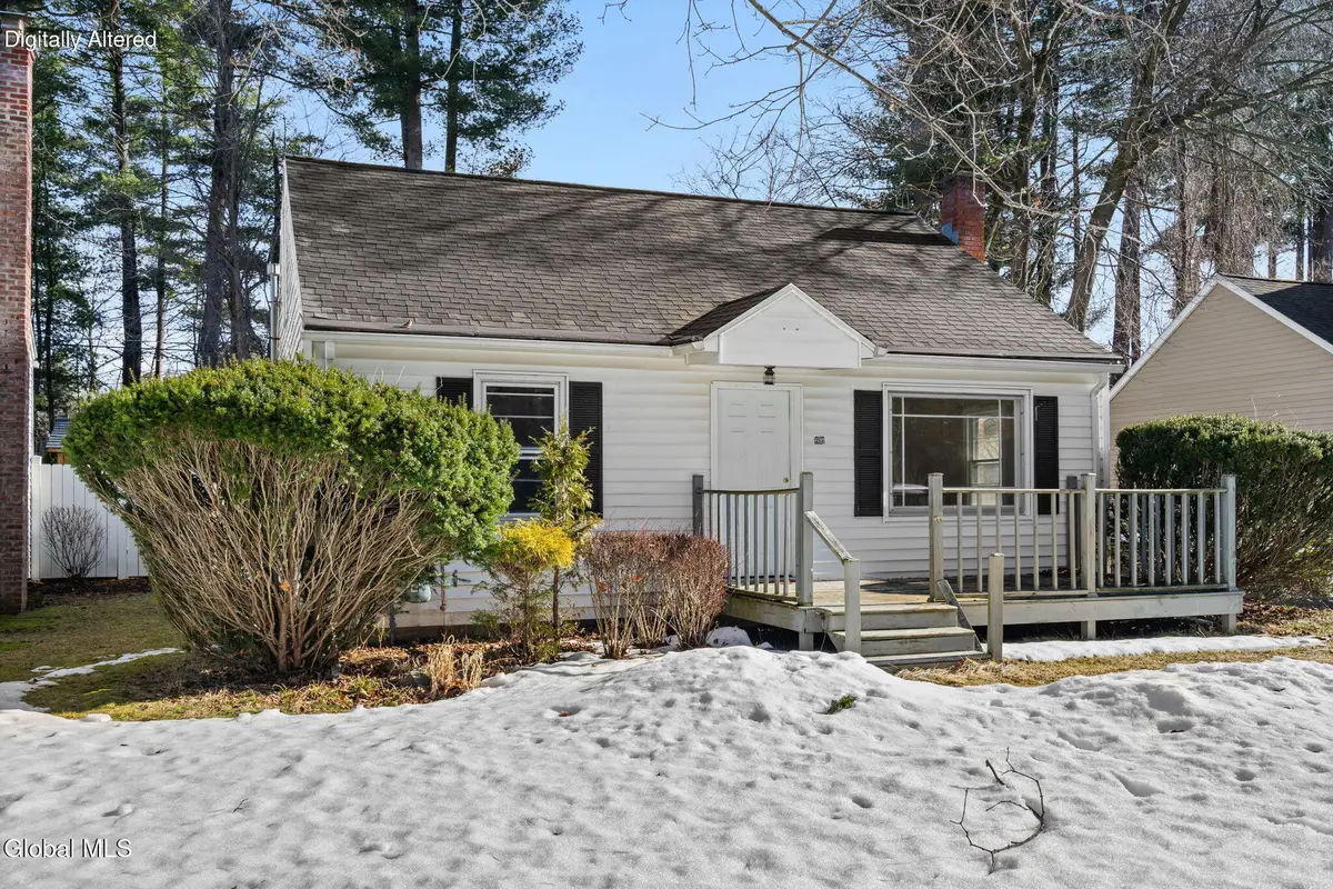 27 Dresden Court, Westmere, NY 12203 - #1