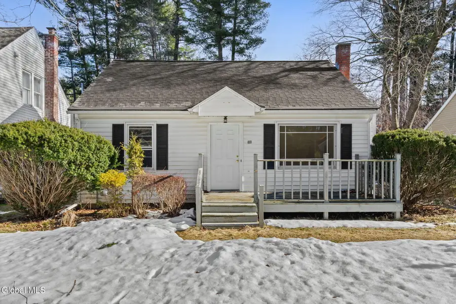 27 Dresden Court, Westmere, NY 12203 - #2