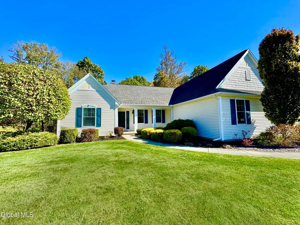 19 Highview Way, Mechanicville, NY 12118 - #1