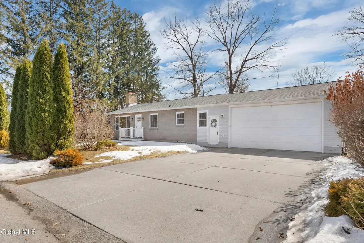 19 Carver Street, Halfmoon, NY 12118 - #1