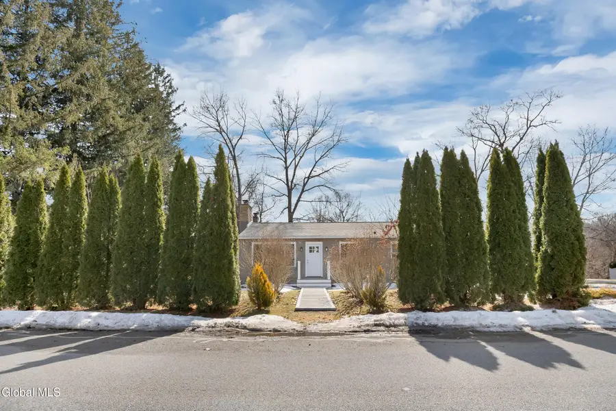 19 Carver Street, Halfmoon, NY 12118 - #3