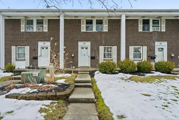 32 Maxwell Drive, Troy, NY 12180