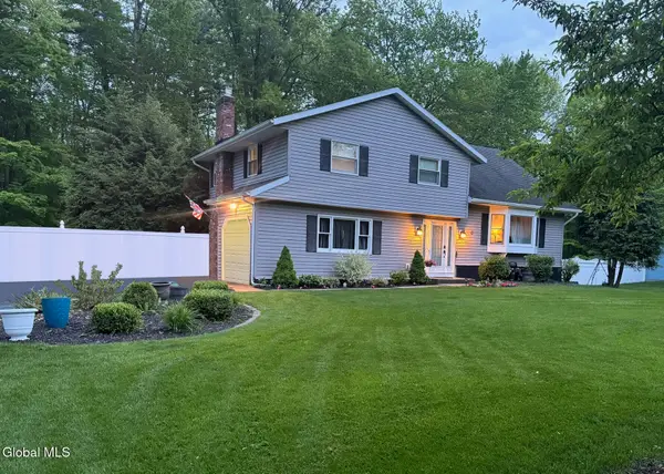 32 Guilder Place, Clifton Park, NY 12019