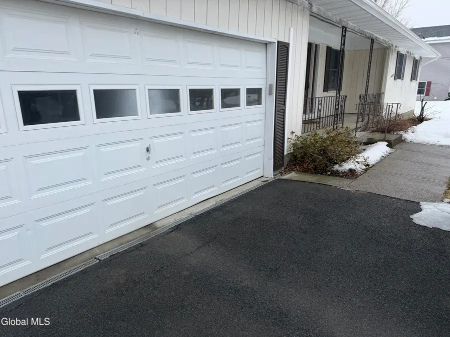 115 Hollywood Road, Amsterdam, NY 12010 - #3