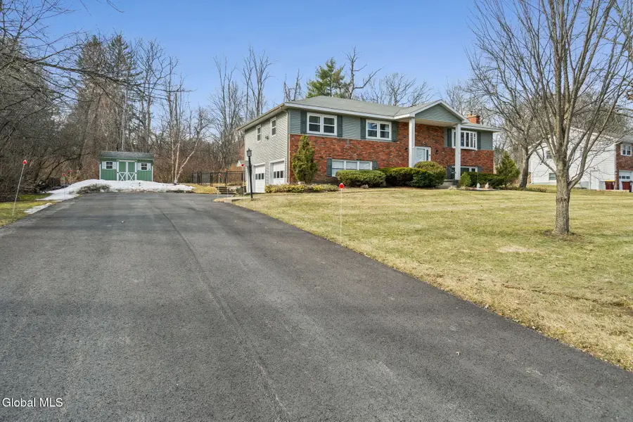 1111 Rosehill Boulevard, Niskayuna, NY 12309 - #2