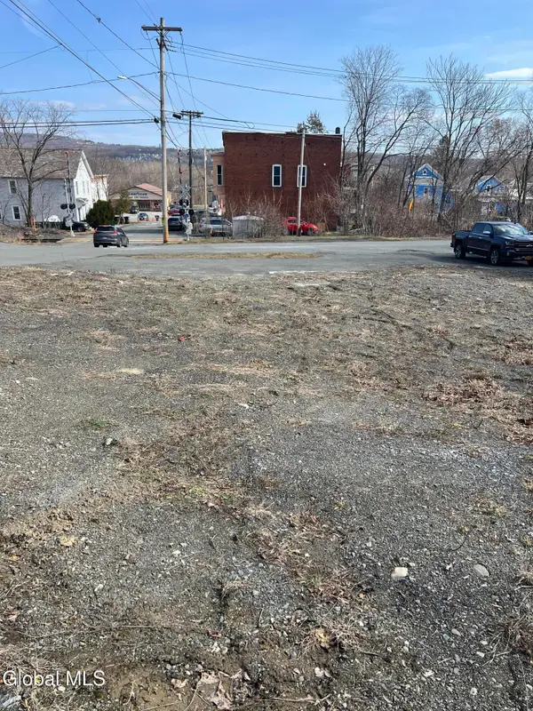 110 1st Avenue, Waterford, NY 12188