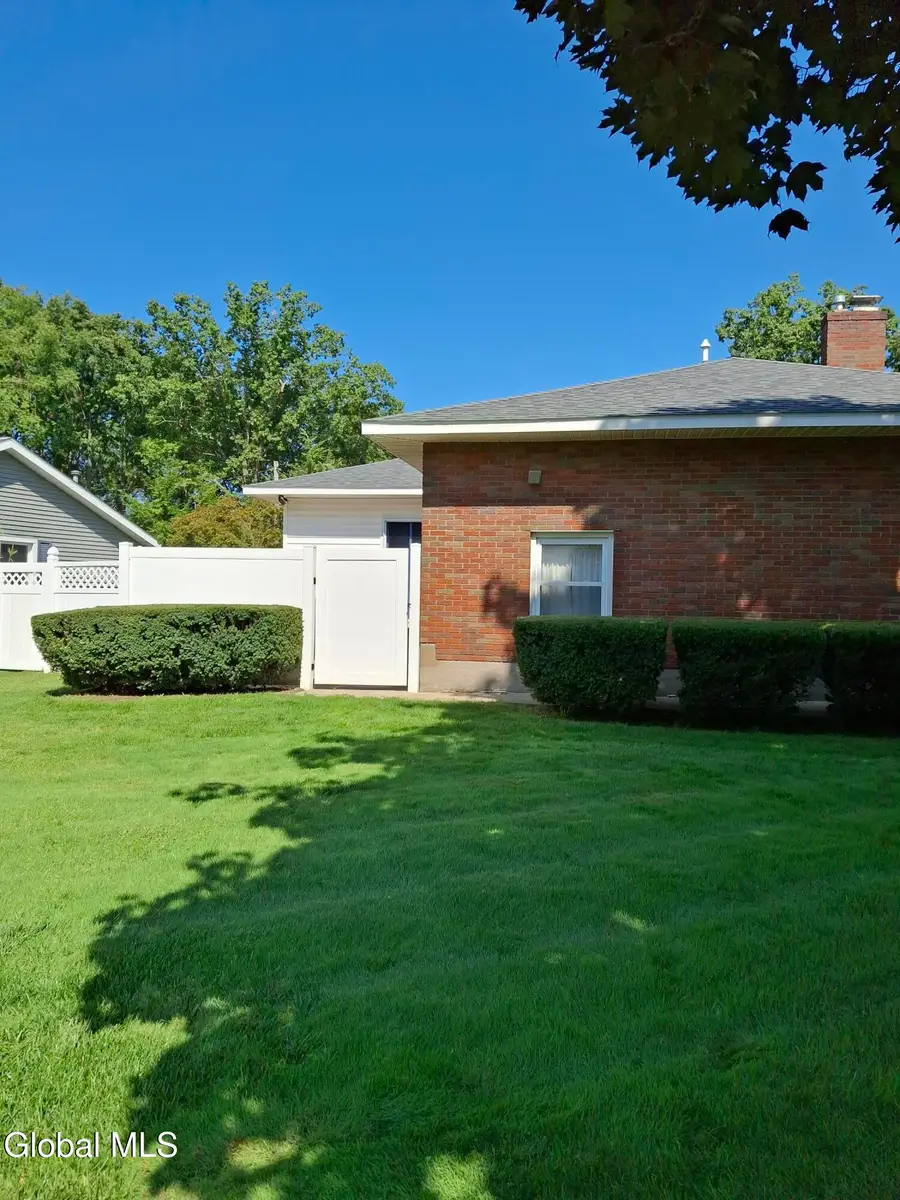 24 Juracka Parkway, Rotterdam, NY 12306 - #2