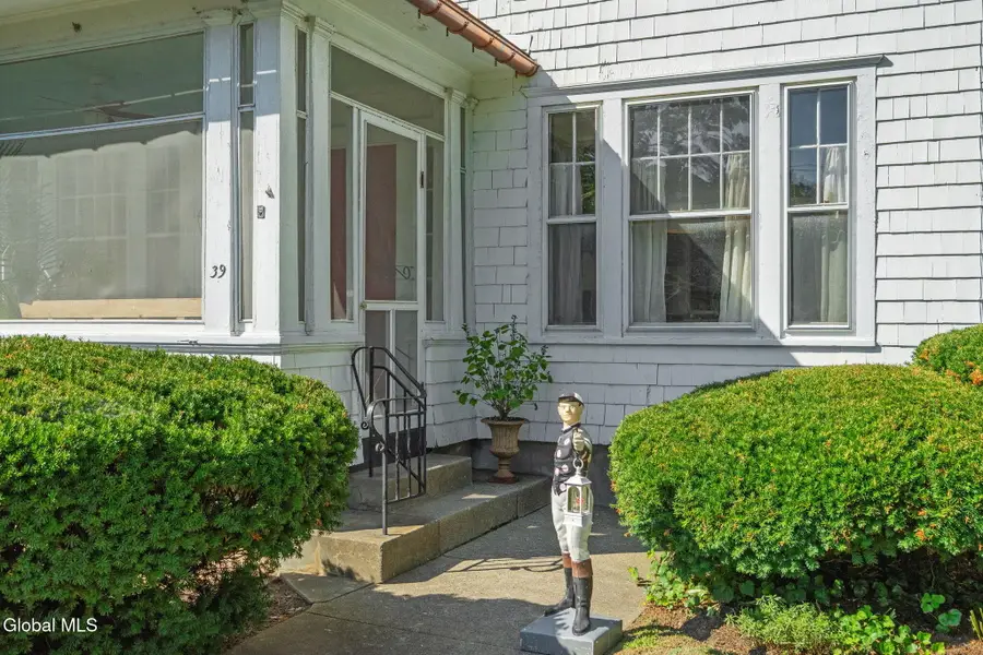 39 Fifth Avenue, Saratoga Springs, NY 12866 - #3