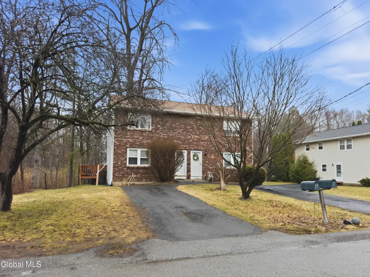 17-19 Henry Street, Albany, NY 12203 - #1