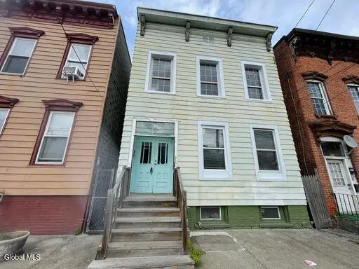 669 Clinton Avenue, Albany, NY 12206