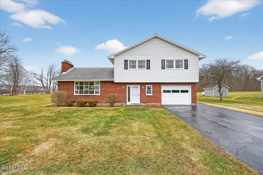 15 Hewitt Street, Schaghticoke, NY 12118 - #2