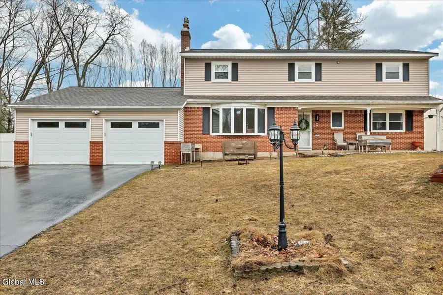 10 Appletree Lane, Clifton Park, NY 12065 - #2