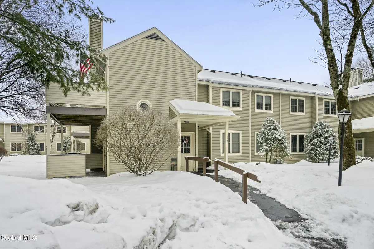 212 Monmouth Way, Halfmoon, NY 12065 - #1