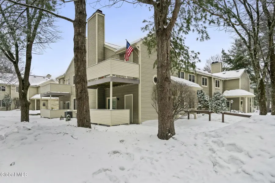 212 Monmouth Way, Halfmoon, NY 12065 - #3