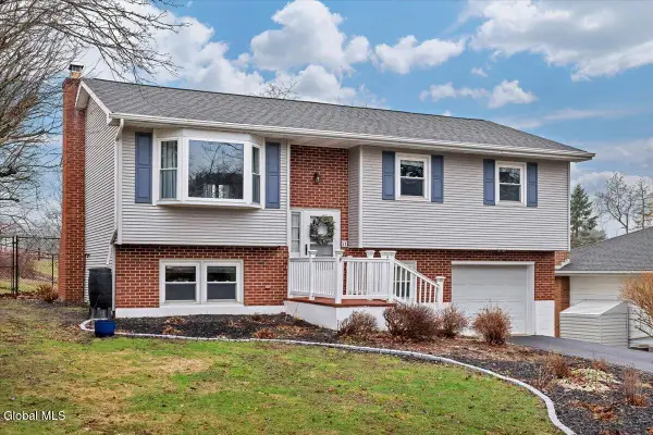 51 Par Circle, Albany, NY 12208