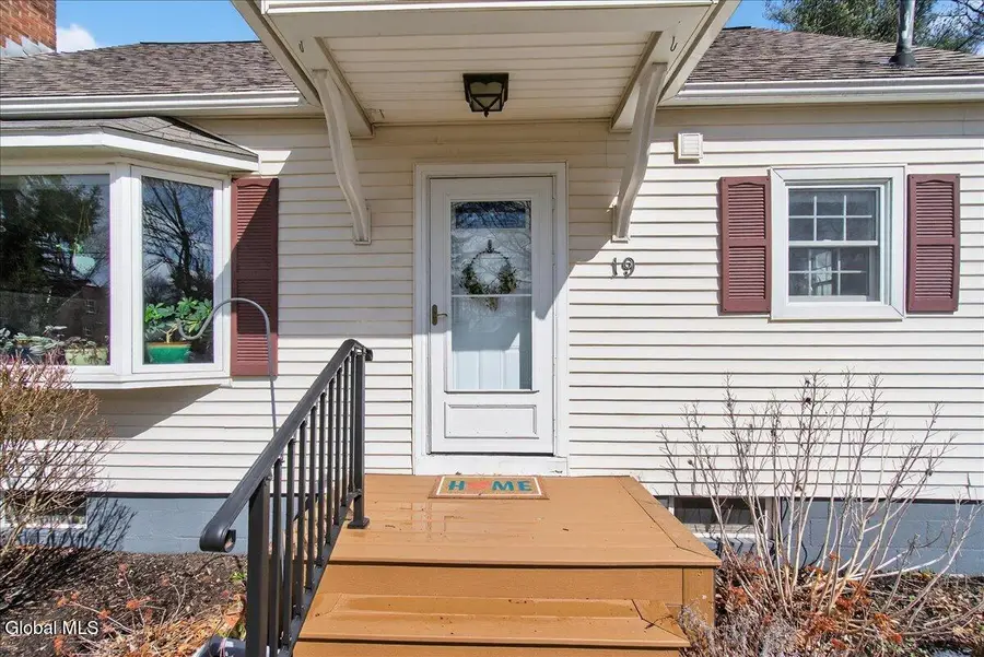 19 Fredericks Road, Glenville, NY 12302 - #2