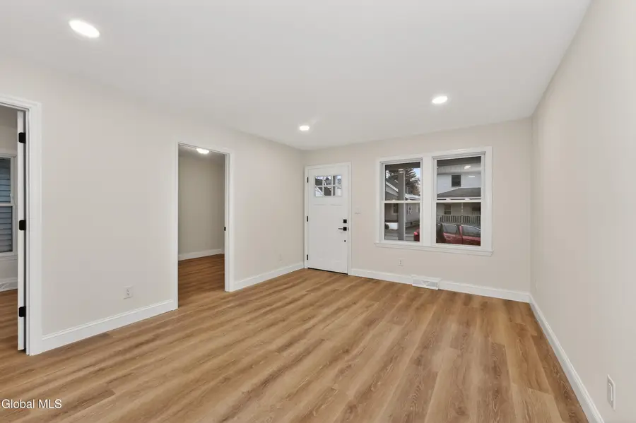 2858 Plunkett Avenue, Rotterdam, NY 12306 - #3