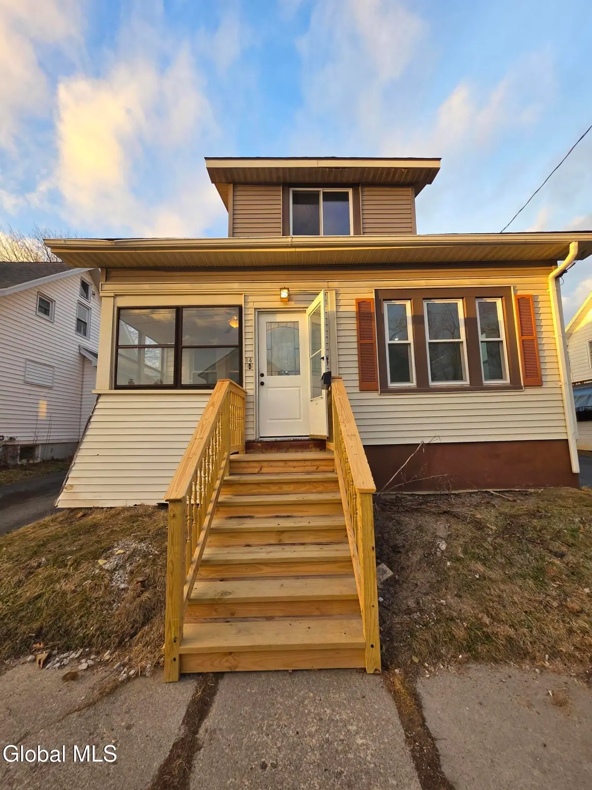 14 Crescent Avenue, Amsterdam, NY 12010 - #1