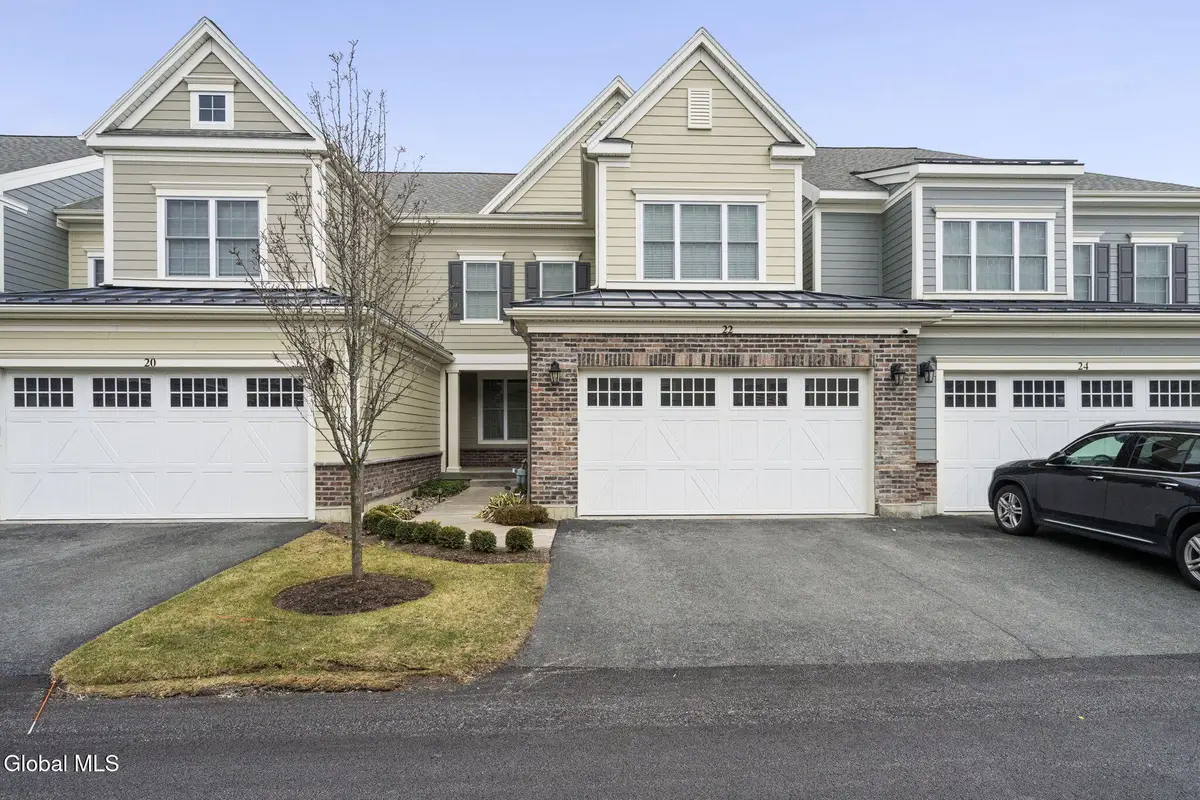 22 Cambridge Way, Latham, NY 12110 - #1