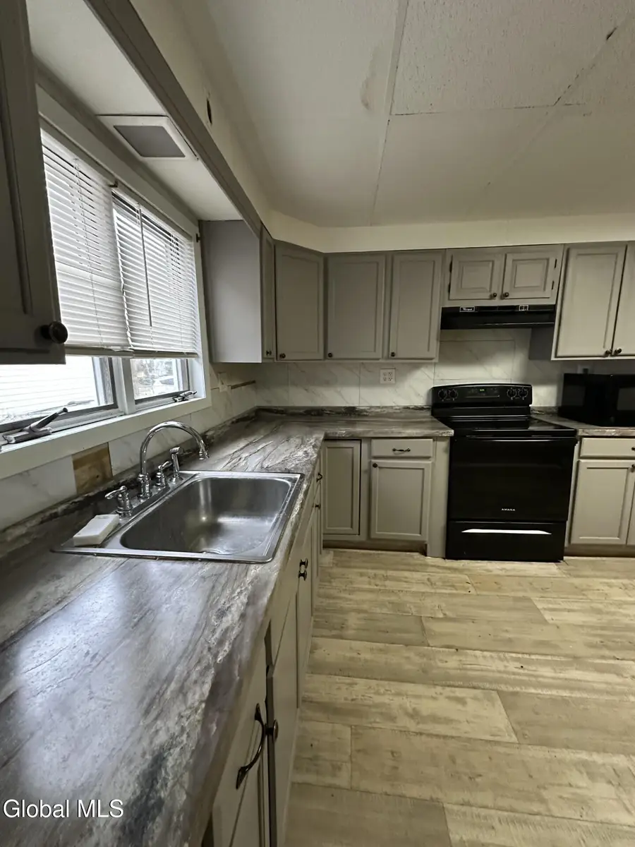 818 Cutler Street, Schenectady, NY 12303 - #3