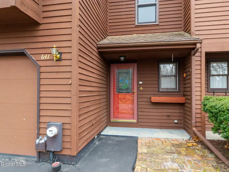641 Top Ridge Drive, Guilderland, NY 12203 - #2