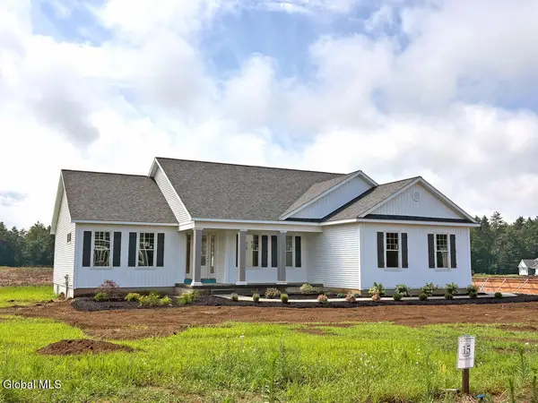 15 Eastpointe Drive, Wilton, NY 12866