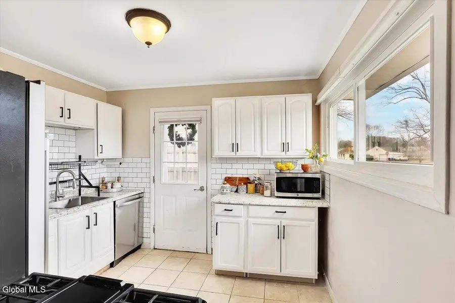 21 Jase Court, Albany, NY 12208 - #2