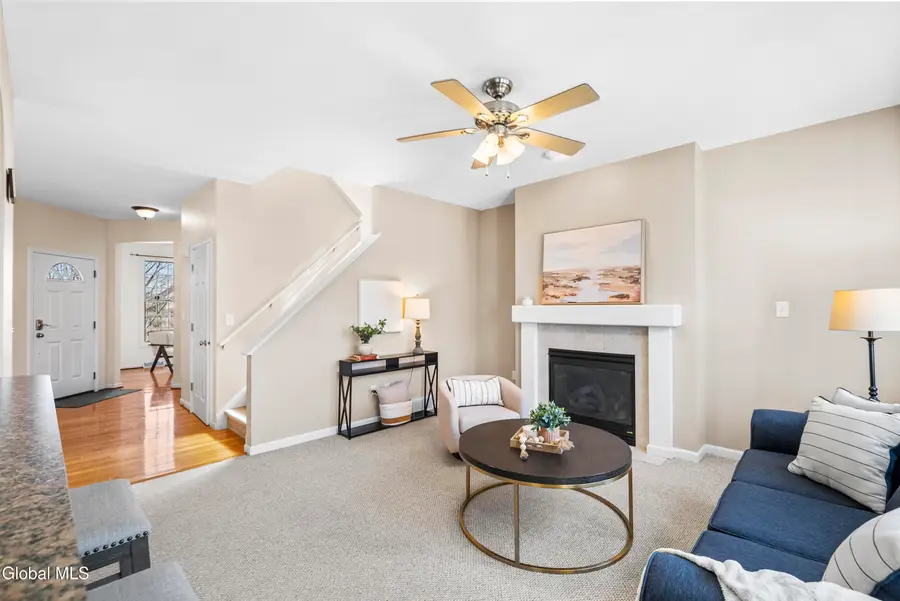 6 Oxford Circle, Cohoes, NY 12047 - #2