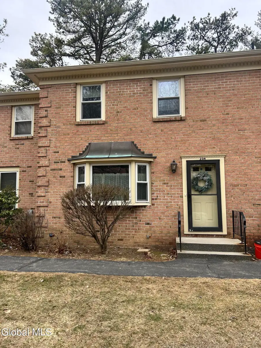 204 Point Of Woods Drive, Albany, NY 12203 - #2