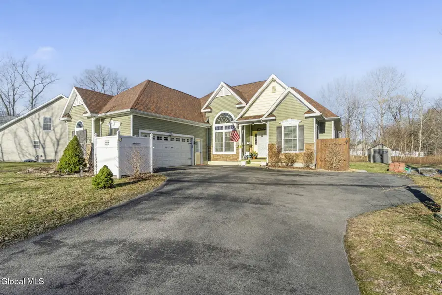 1000 Kings Road, Schenectady, NY 12303 - #2