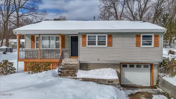 14 Sherri Drive, Saratoga Springs, NY 12866