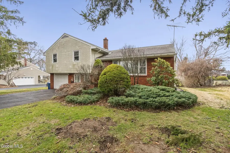 27 Eva Street, Latham, NY 12110 - #2