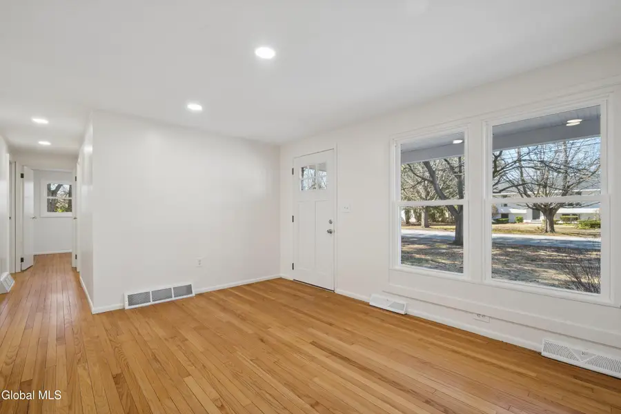 21 Foxhall Drive, Saratoga Springs, NY 12866 - #3