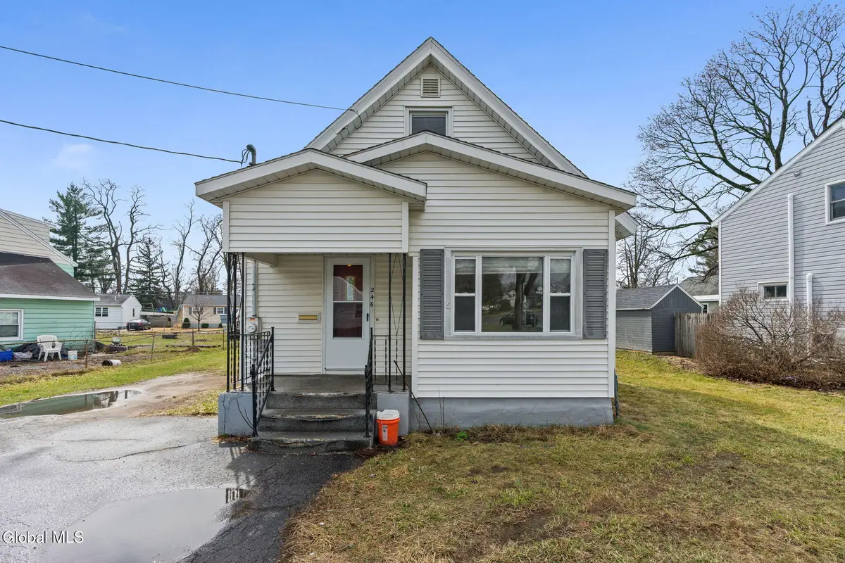 246 E Campbell Road, Rotterdam, NY 12303 - #1