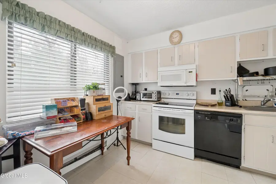 82 Crestwood Terrace, Albany, NY 12203 - #3