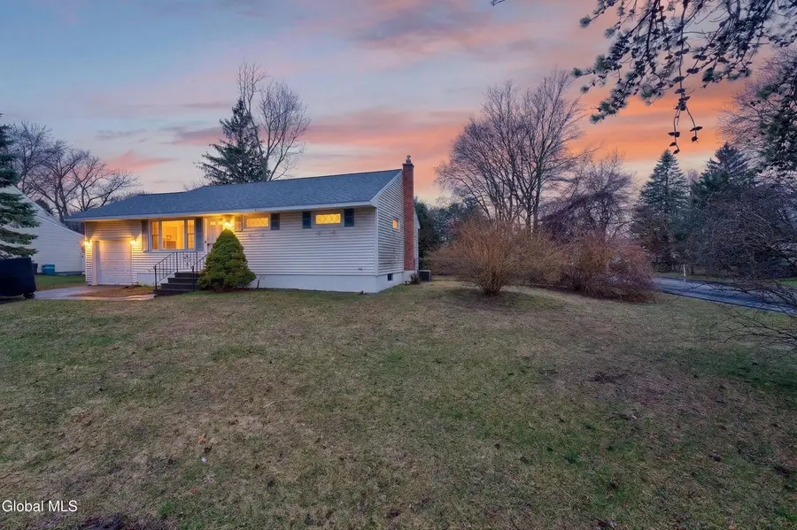 49 Tattersall Lane, Colonie, NY 12205 - #3