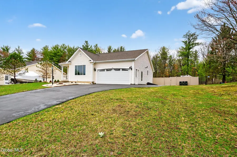 16 Glenview Drive, Scotia, NY 12302 - #2