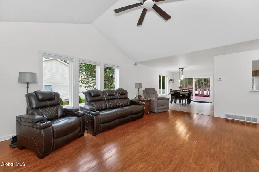 16 Glenview Drive, Scotia, NY 12302 - #3